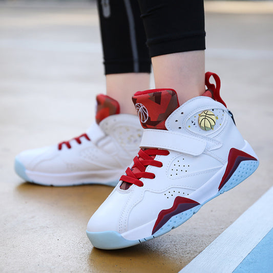 أحذية الجري للأولاد في مدرسة جينجيانغ الابتدائية