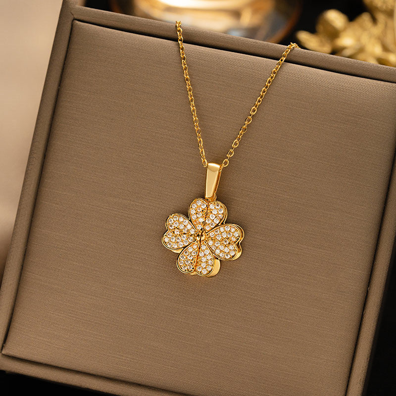 قلادة نسائية من الألماس على شكل برسيم، فاخرة وخفيفة ذات اهتمام خاص