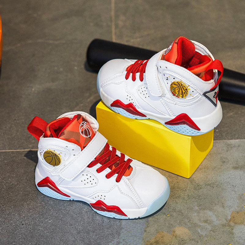 أحذية الجري للأولاد في مدرسة جينجيانغ الابتدائية